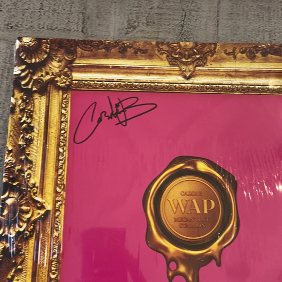 Limited Edition Pink Drip SIGNED Cardi B WAP Vinyl - Picture 3 of 5